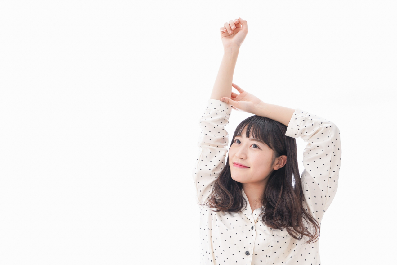 パジャマ寝起き女性