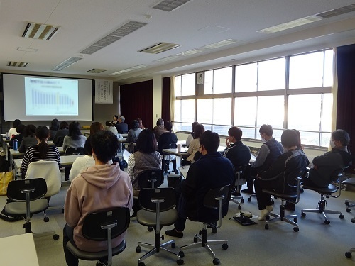 木戸小学校講演中